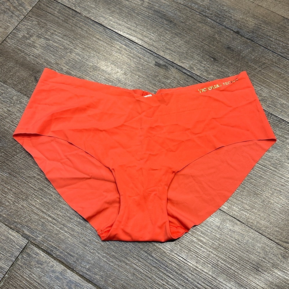 Victoria's Secret Seamless Bold Red Coral Panties Medium New with Tags